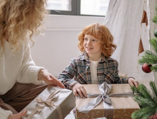 ¿ Qué regalos deberían recibir los niños por Navidad?