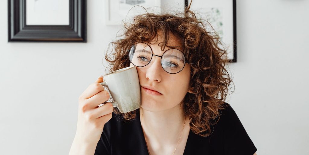 ¿ Cómo gestionar los pensamientos? 9 tips que te ayudarán.