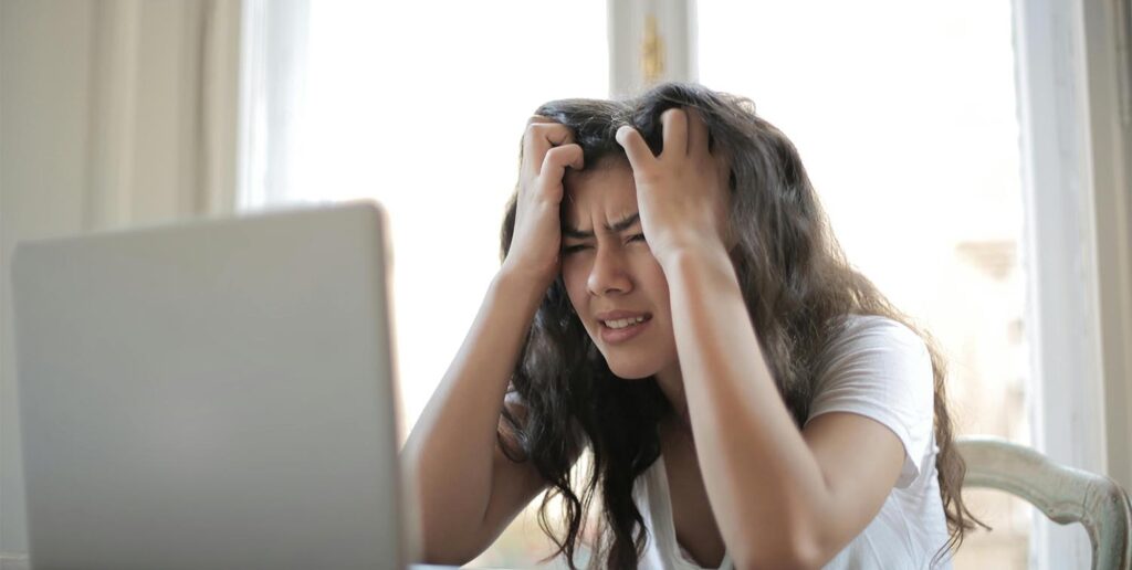 ¿Por qué te sientes apática después del Estrés? La ciencia detrás de la recuperación emocional