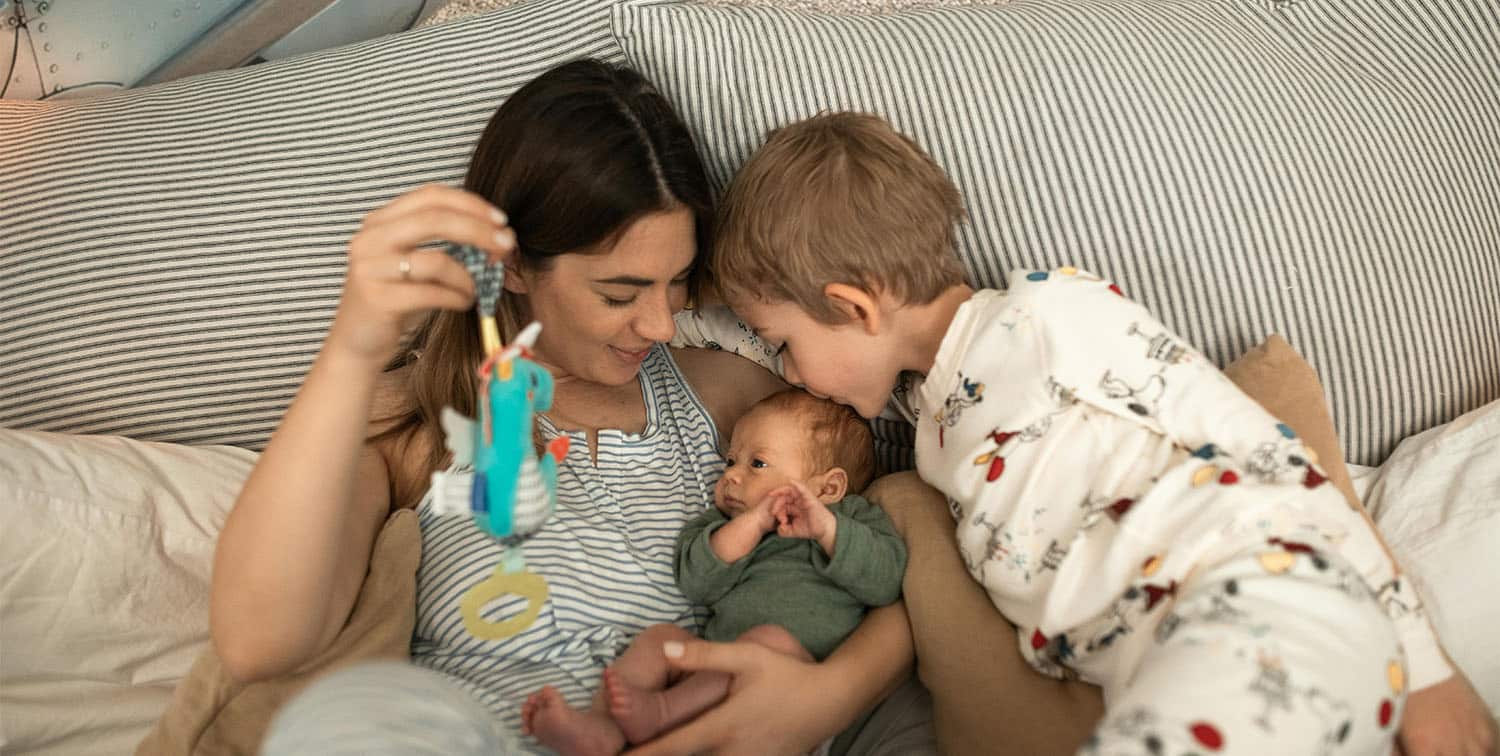 Mamá con hijos